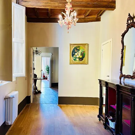 Lejlighed Domus An- Two Bedrooms -antique And Historical