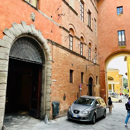 Domus An- Two Bedrooms -antique And Historical Siena