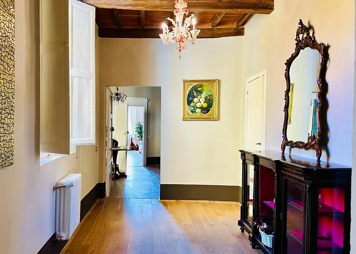 Апартаменты Domus An- Two Bedrooms -antique And Historical